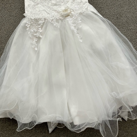 Dress - Picture 2 of 3